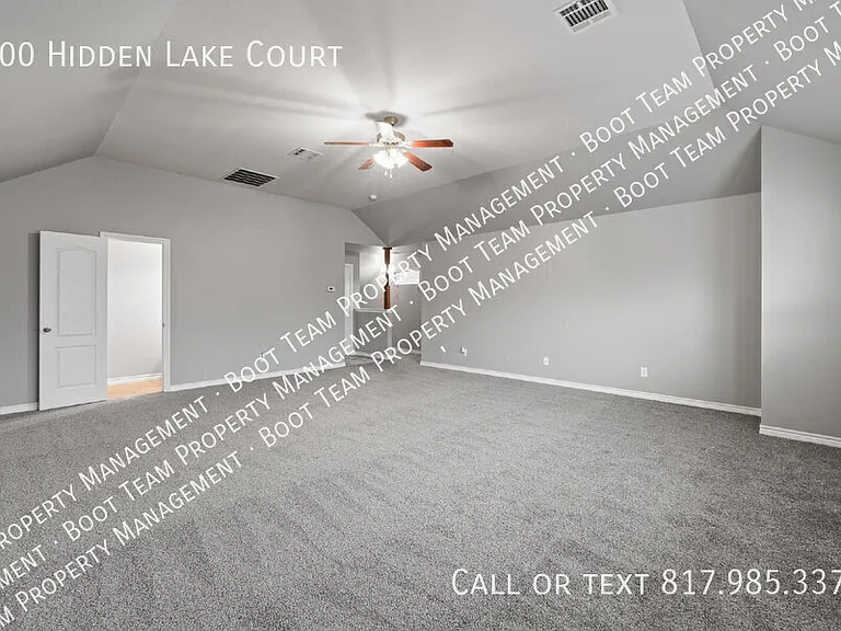 400 Hidden Lake Ct — Photo 37