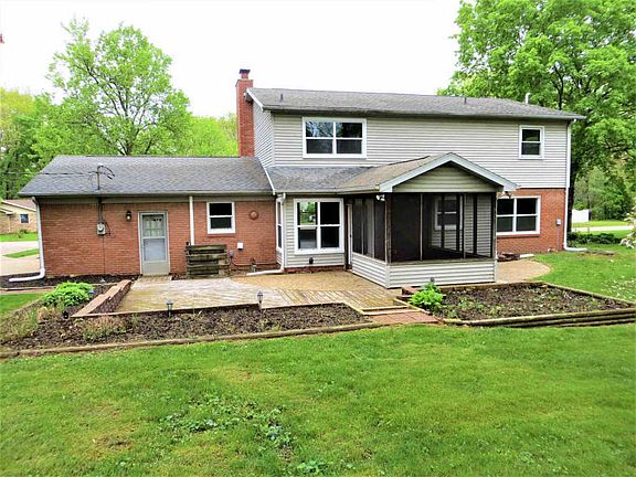 3rd image of 5407 Hillside Ln