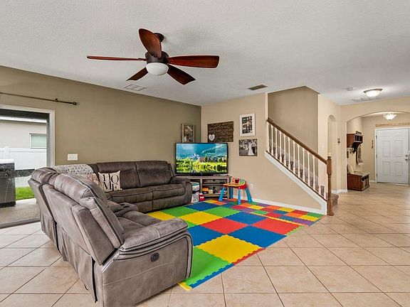 5th image of 469 Copperdale Ave