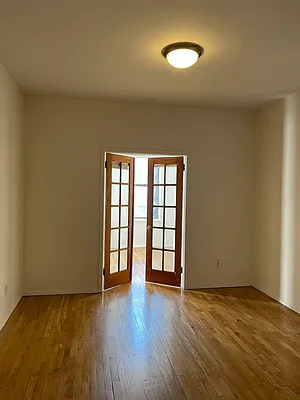 Rented by Jonis Realty | media 3