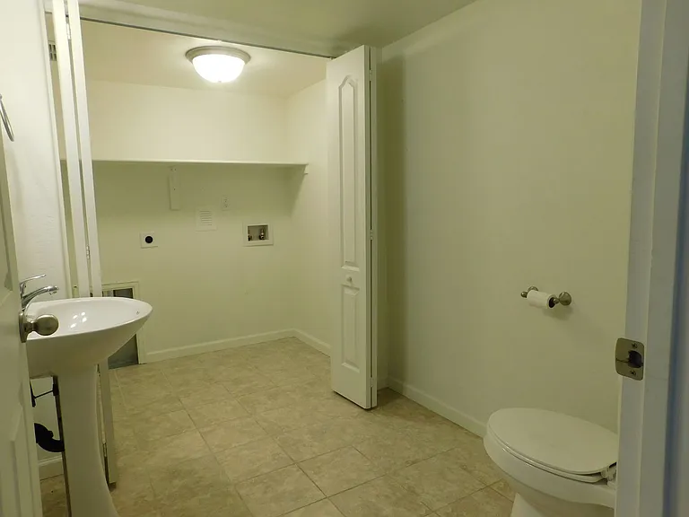 654 Trinity Way #B — Photo 9
