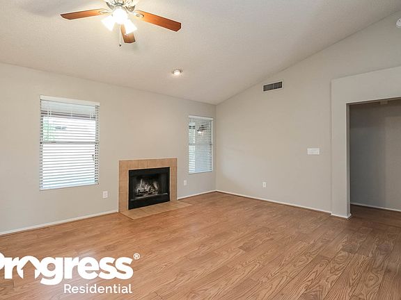 3rd image of 4414 E Douglas Ave