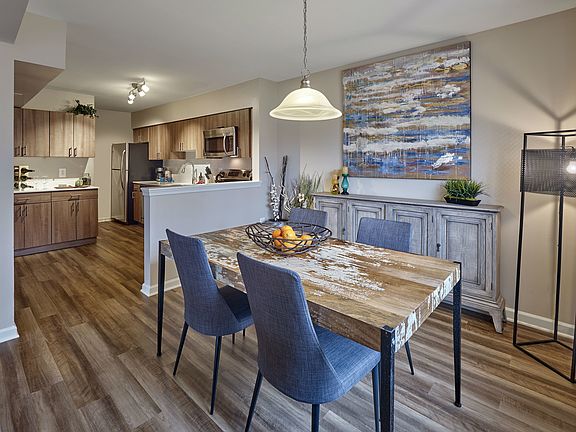 Willowyck Apartments dining area