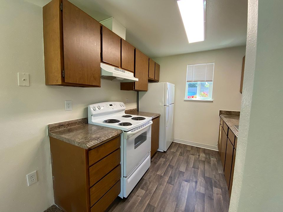 1st image of 15011 1st Avenue Ct S