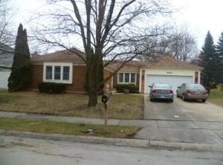 400 Stratford Ct, Aurora, IL