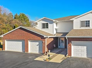 1915 Riverside Dr UNIT F, Suamico, WI 54313