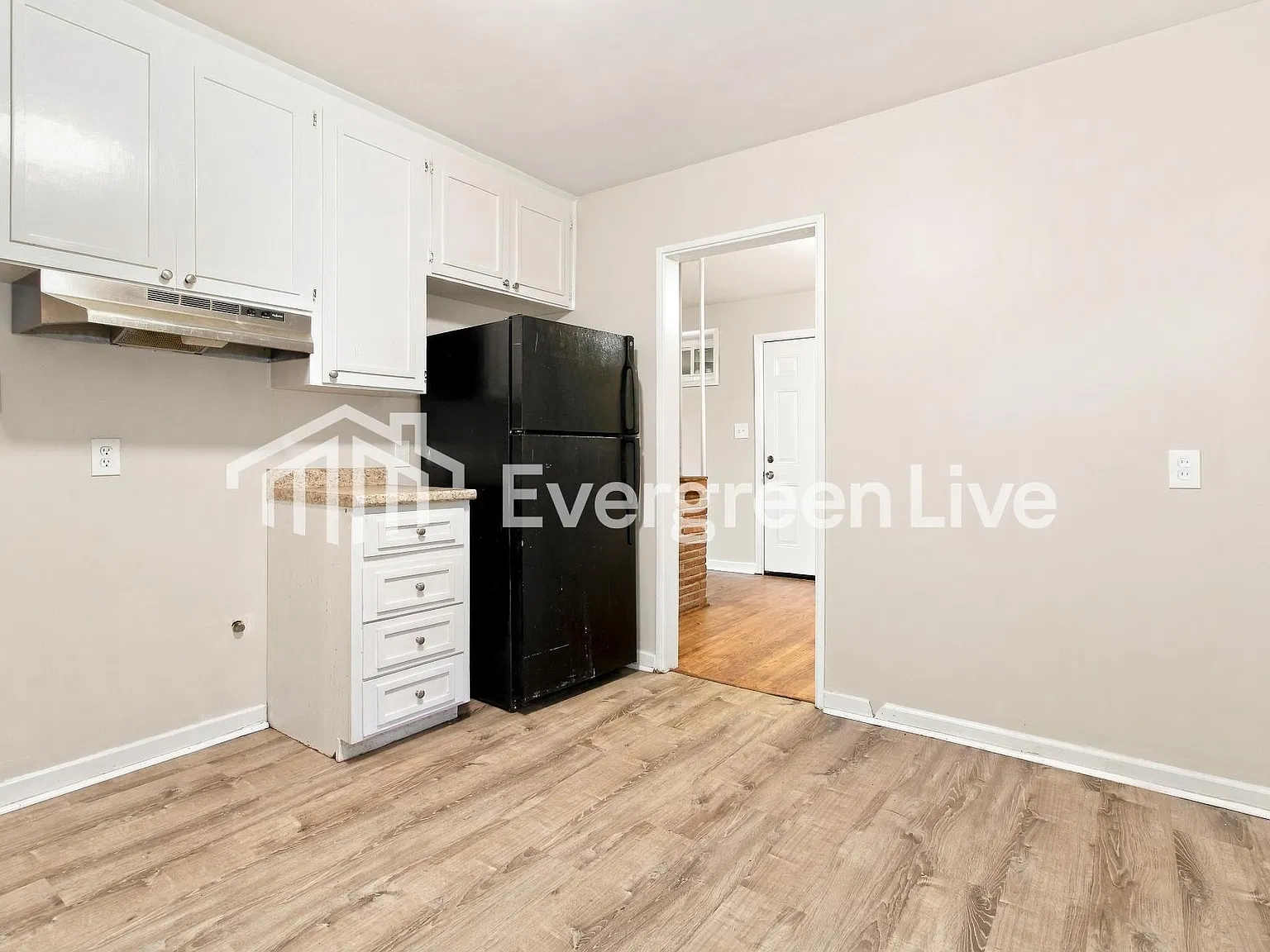 3 bed, 2.0 bath, 1269 sqft, $1,095 — Photo 4