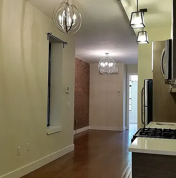 255 Hart St #2L — Photo 8