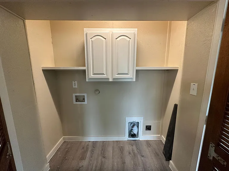 1213 W Walker St — Photo 24