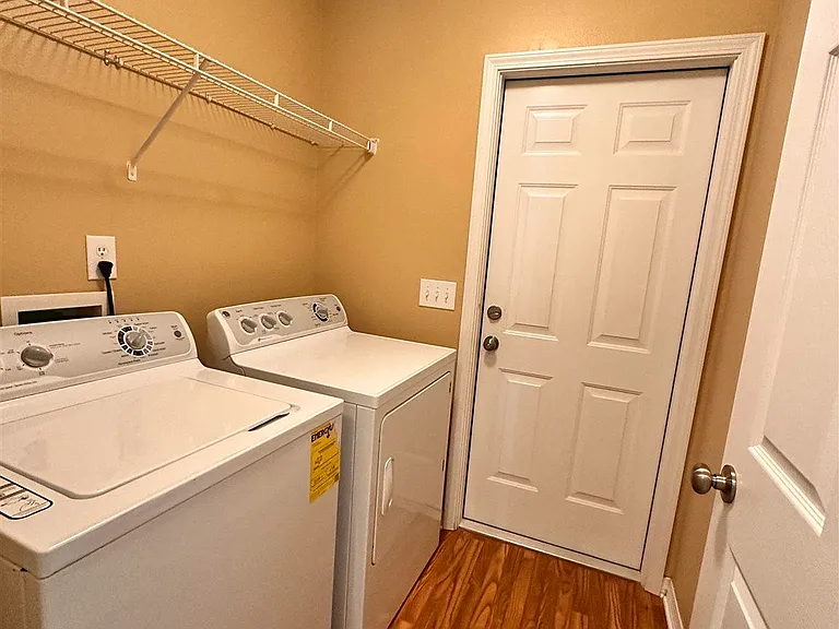 4856 Genevive Ct — Photo 9