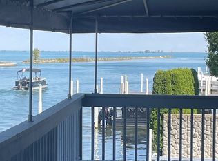 32895 S River Rd, Harrison Township, MI 48045