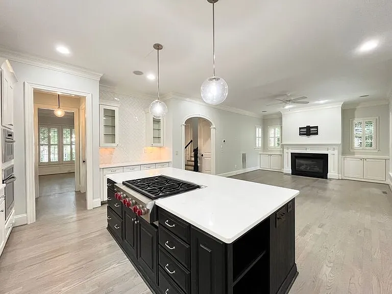 535 Guilford Cir — Photo 11