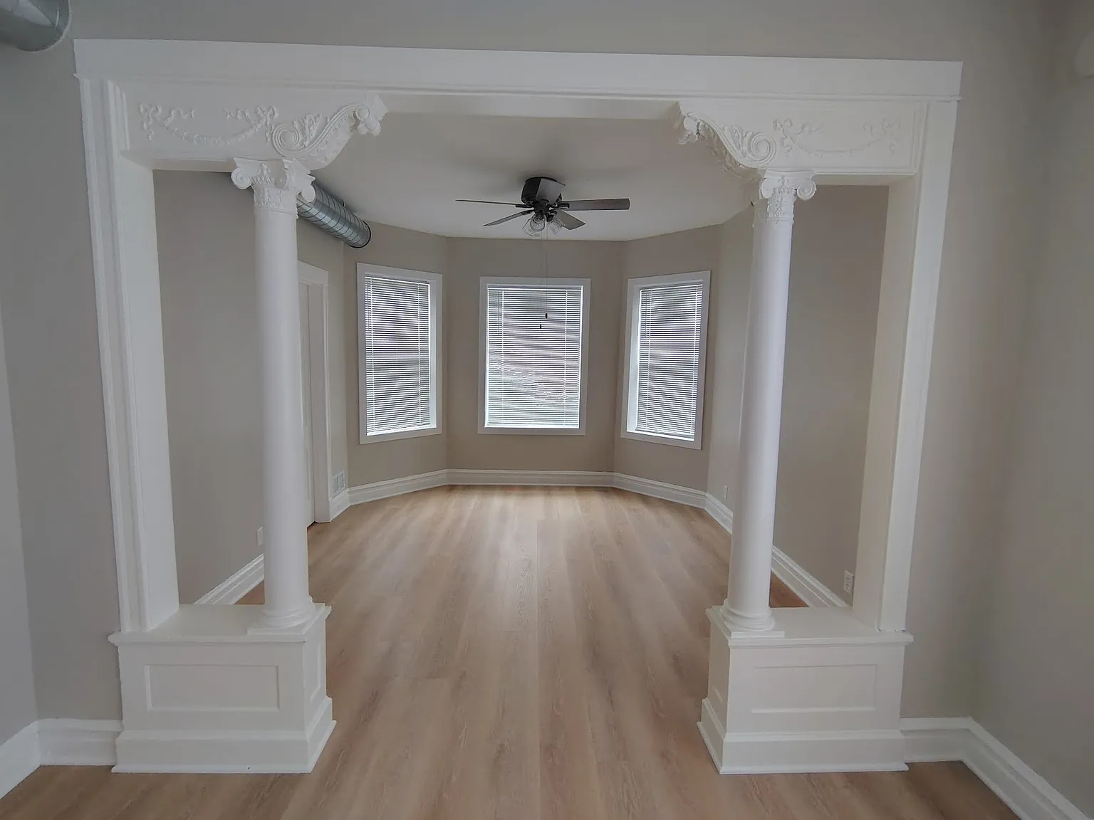 3260 W Le Moyne St — Photo 3