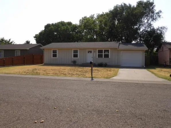 1610 N Countryside Dr, Liberal, KS 67901