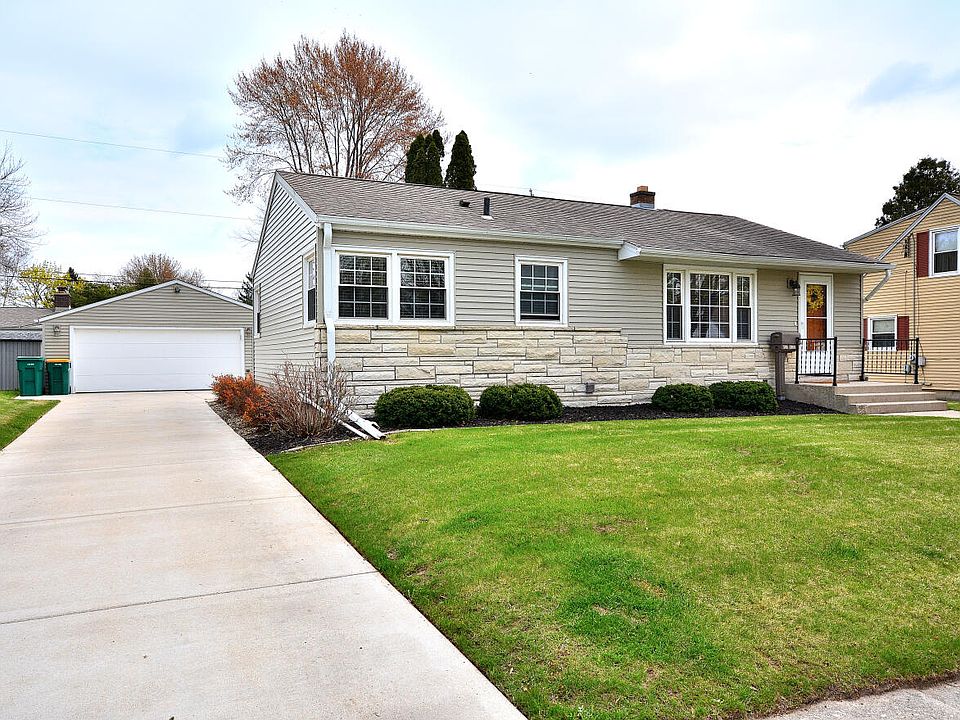 1st image of W59N714 Highwood Dr
