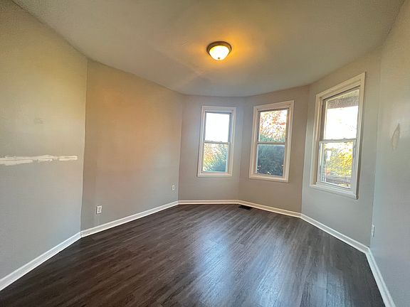 3rd image of 553 18th Ave #1
