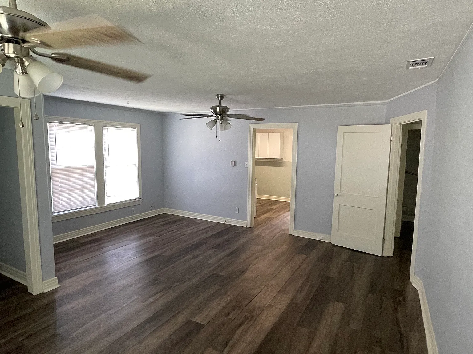 2 bed, 819 sqft, $1,200 — Photo 3