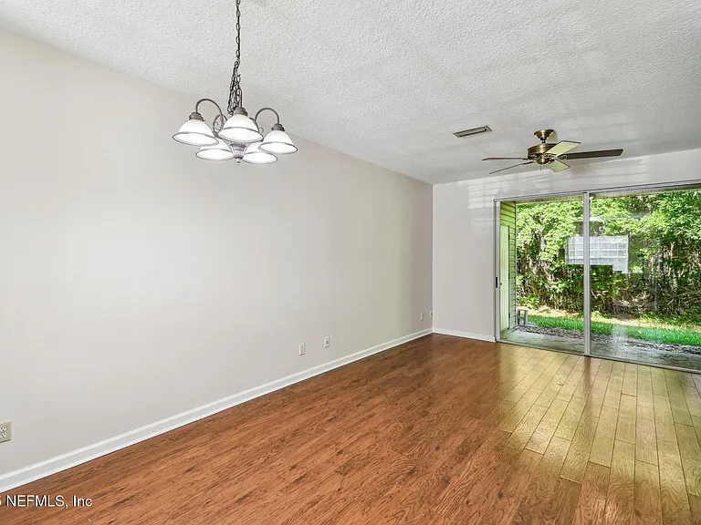 3542 Lone Tree Ln — Photo 12