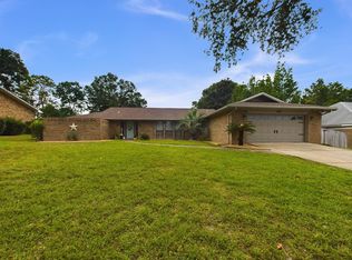 150 Country Club Rd, Shalimar, FL 32579