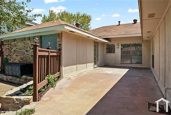1629 Glencairn Ln — Photo 19