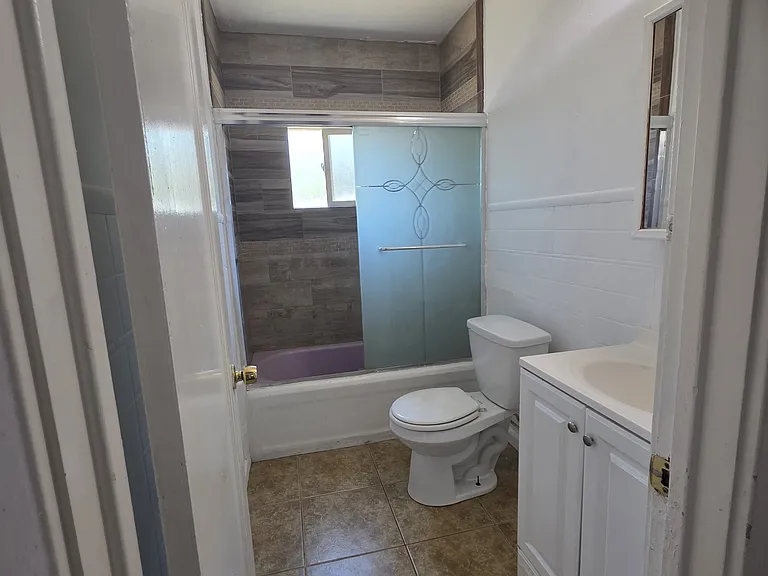 206 G St — Photo 7