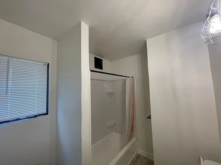 1234 W Walker St — Photo 5