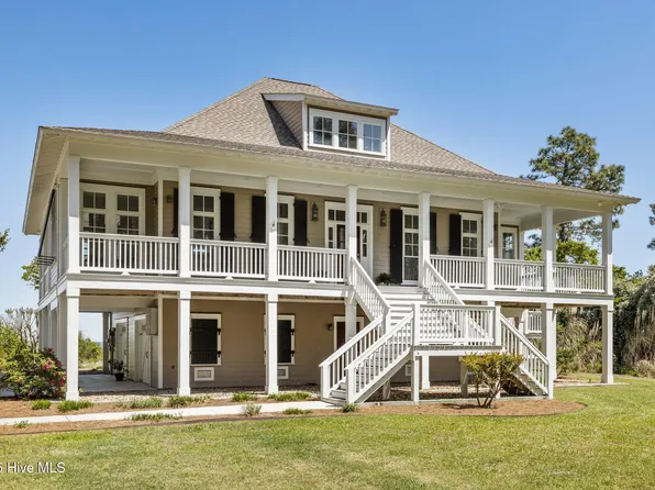 580 Sandy Point Drive, Beaufort, NC 28516