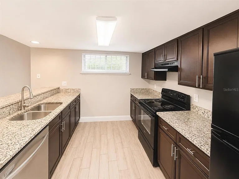 3922 Crayrich Cir #C-4 — Photo 5