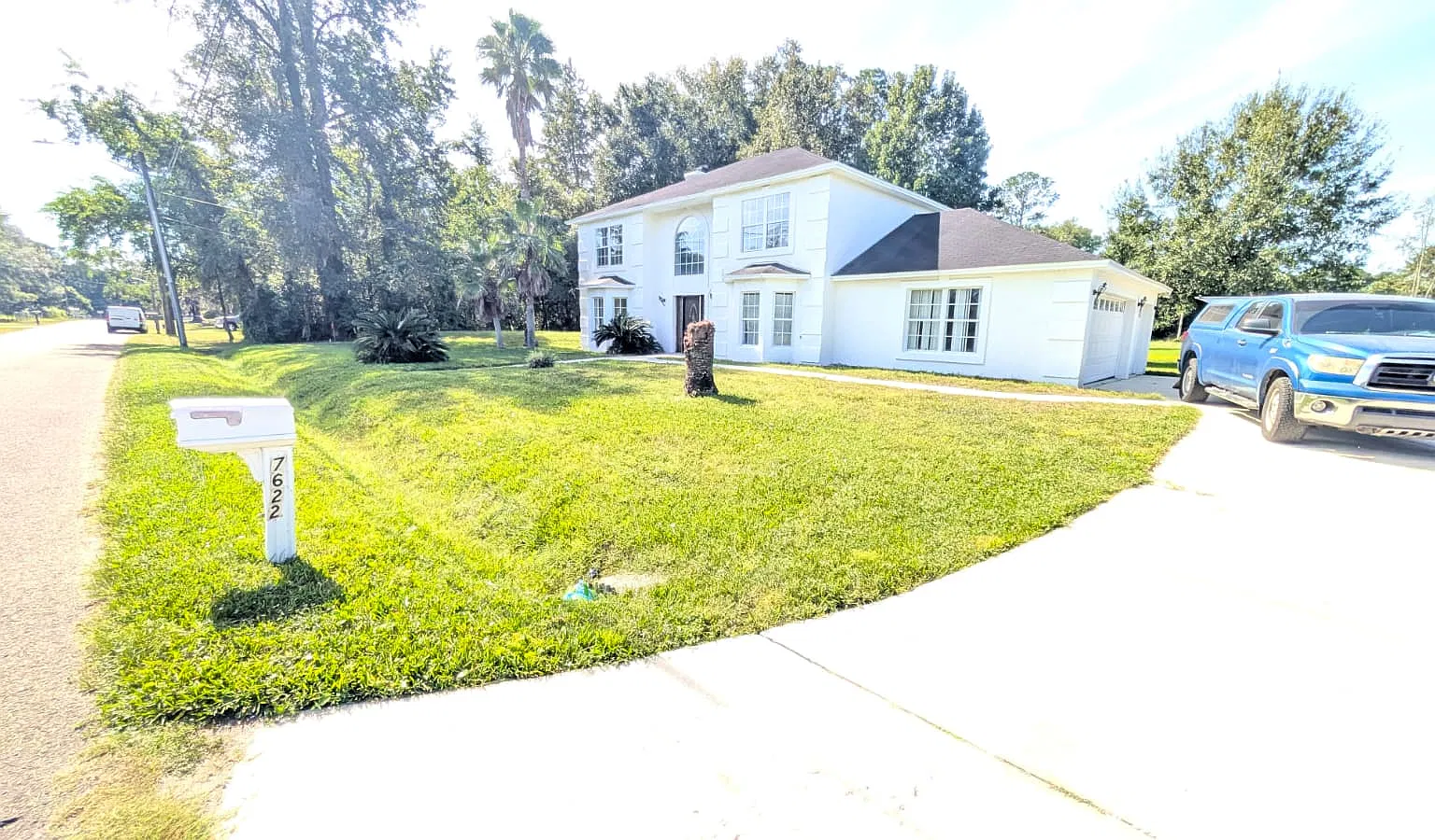 5 bed, 2380 sqft, $2,900 — Photo 2