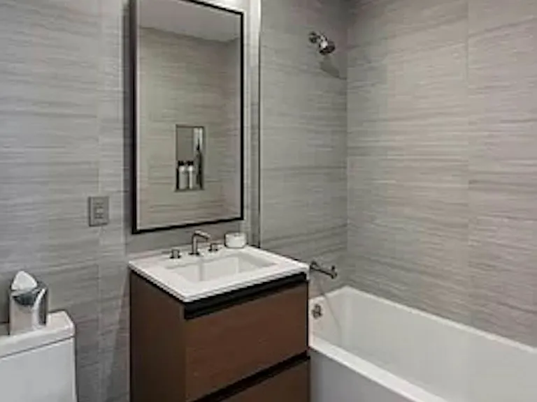 28 Spencer Pl #4D — Photo 7