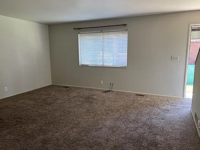 2284 S 800 E #1 — Photo 8