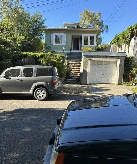 106 Newton St — Photo 5