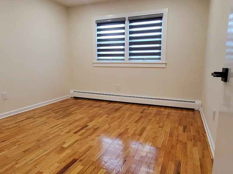 152 W 18th St #2 — Photo 15