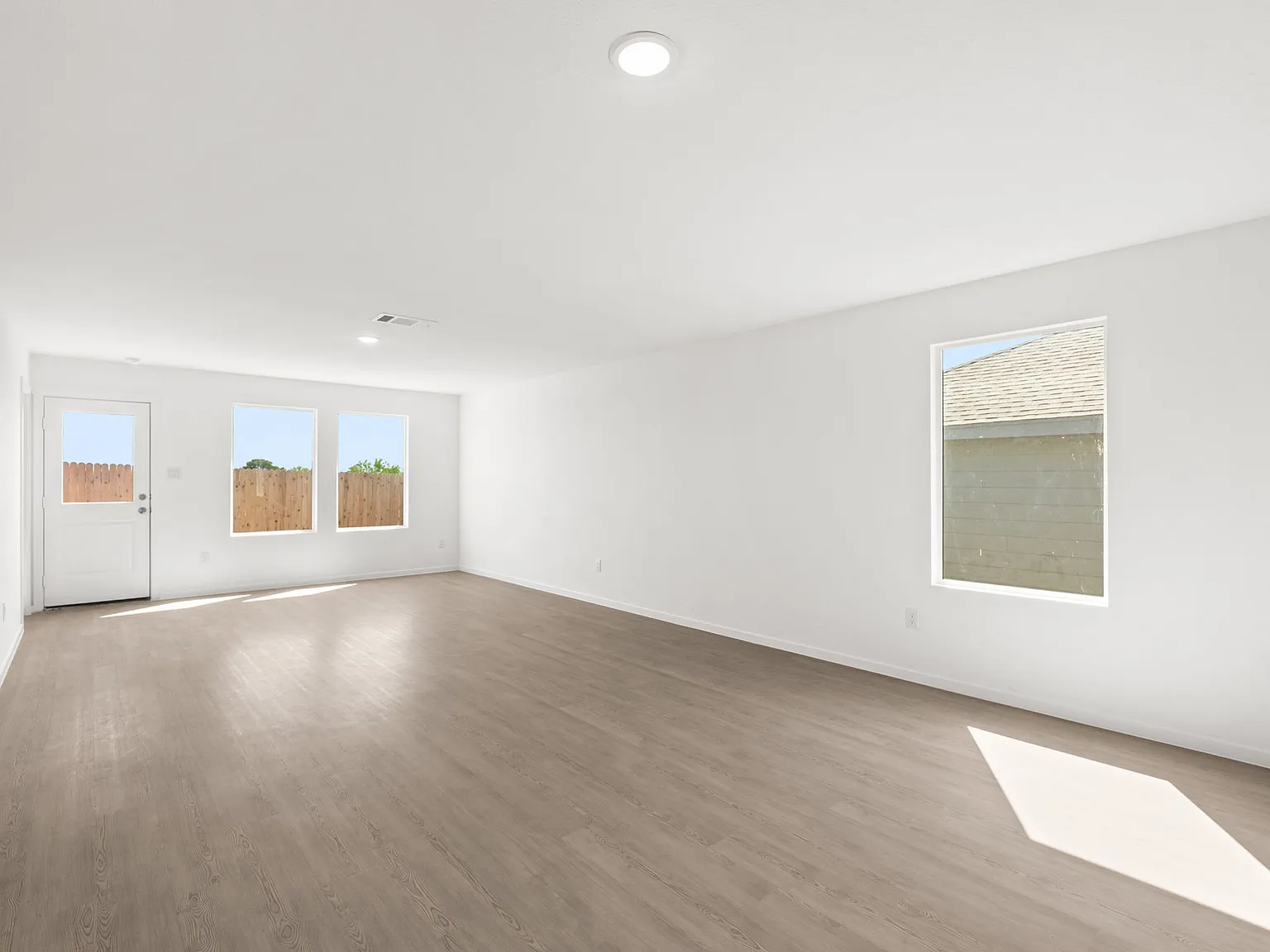 4 bed, 1600 sqft, $1,750 — Photo 4