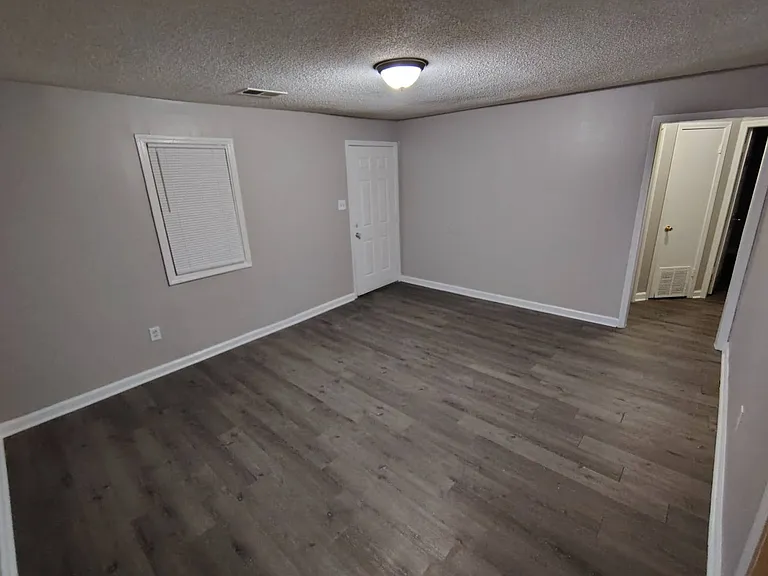2659 Windsor Pkwy — Photo 3