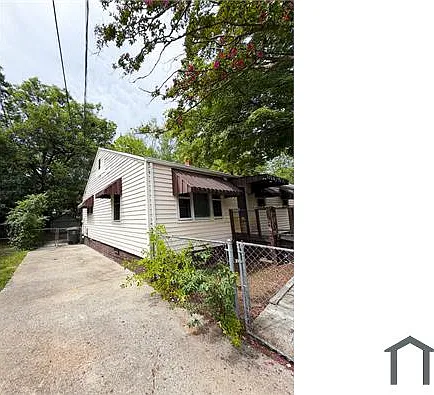 3 bed, 864 sqft, $1,750 — Photo 2