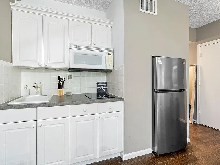 11863 Wimbledon Cir #407 — Photo 3