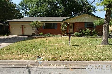 1st image of 213 Bedford Ct
