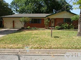 213 Bedford Ct, Bedford, TX 76022