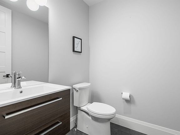 5th image of 1058 Beacon St #2