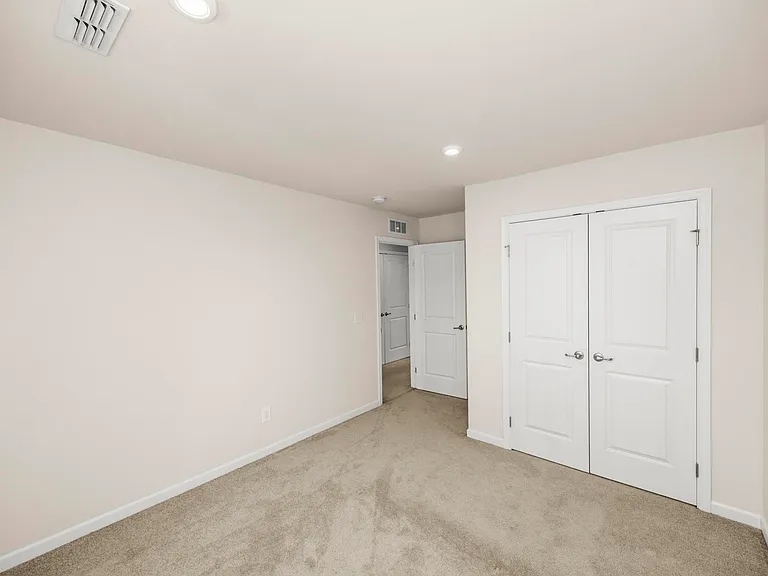 247 Pryor Dr — Photo 32