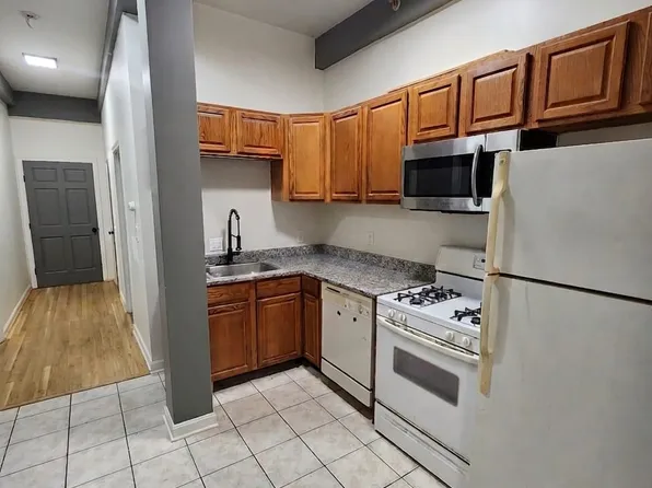 110 Branch St Unit 1, Lowell, MA 01851