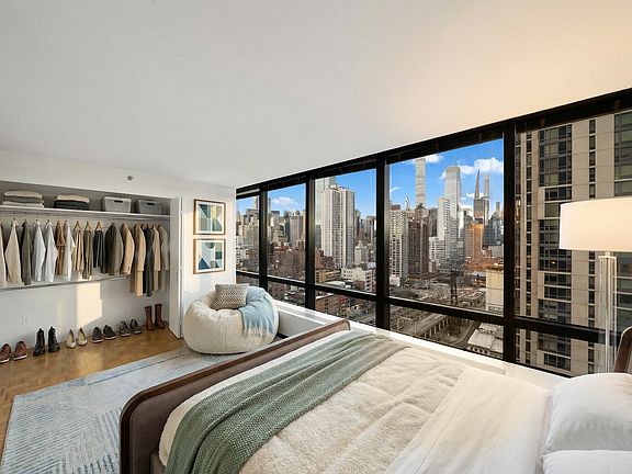3rd image of 420 E 61st St APT 21F