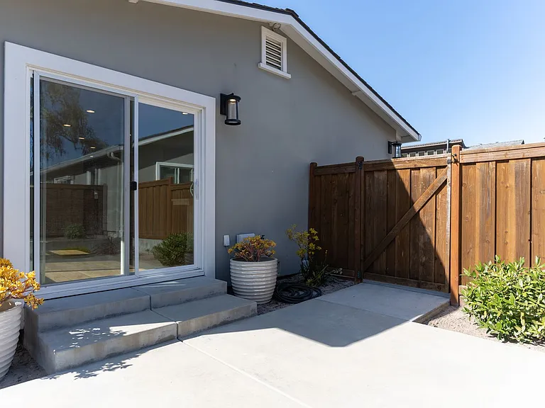 1313 Lawton Ave #A — Photo 25