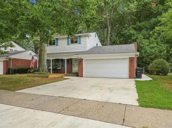 14440 Hubbard St, Livonia, MI 48154