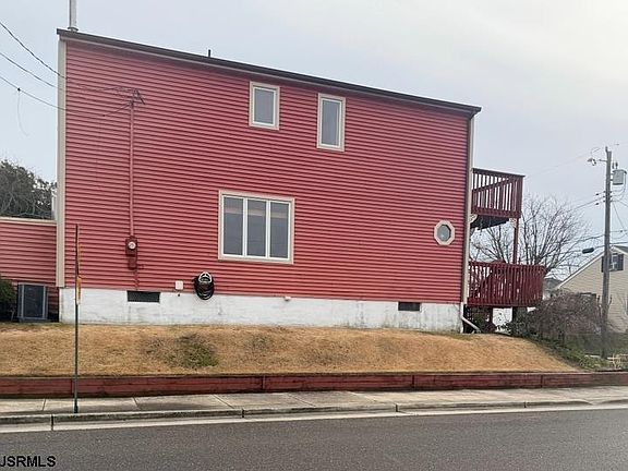 5th image of 123 N Clermont Ave