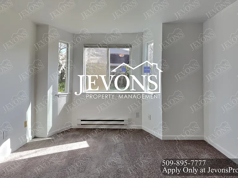 1722 E 56th St #2 — Photo 21