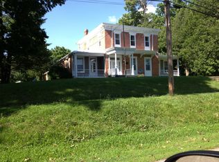 527 Wisconsin St, Le Claire, IA