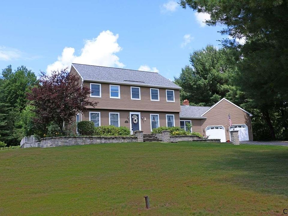 1st image of 10 Riverwind Dr