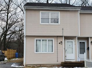 18 Hunniford St, Manchester, CT 06040